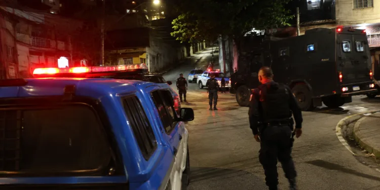 ( URGENTE) Tiros assustam moradores na Estrada da Cachamorra e PM reforça policiamento em Campo Grande