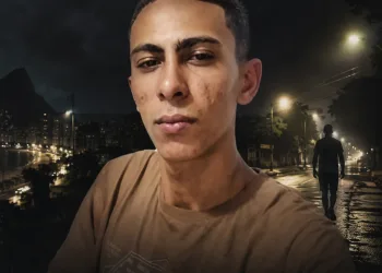 Jovem desaparece após sair para trabalhar no Recreio e família faz apelo desesperado