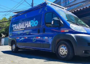 VAN DO TRABALHA RIO CHEGA A INHOAÍBA COM OPORTUNIDADE DE EMPREGO; VEJA COMO PARTICIPAR