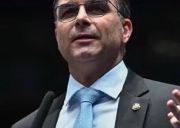 Isolamento Político? Federação PP-União Brasil Recua e Deixa Flávio Bolsonaro Sem Apoio Nacional