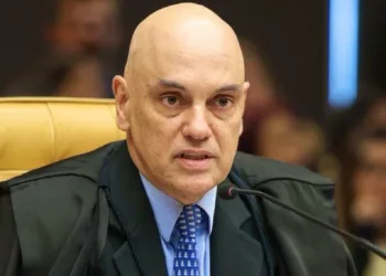 URGENTE!! MINISTRO ALEXANDRE DE MORAES PROIBE FLÁVIO BOLSONARO DE VISITAR O PAI POR 90 DIAS