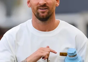 Ator global chama Messi de “racista” e “escroto”, mas não explica acusações e gera polêmica nas redes