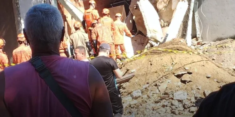 TRAGÉDIA NA ZONA OESTE: Desabamento de laje mata pedreiro e deixa jovem gravemente ferido durante obra em Guaratiba