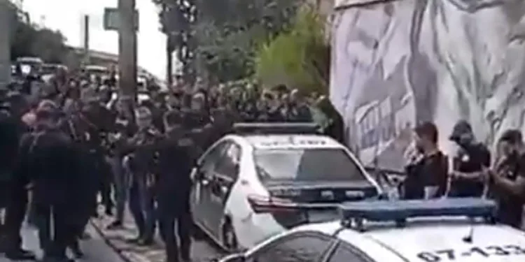 URGENTE: Polícia Civil Cerca o Muquiço em Megaoperação para Caçar Criminosos que Atacaram