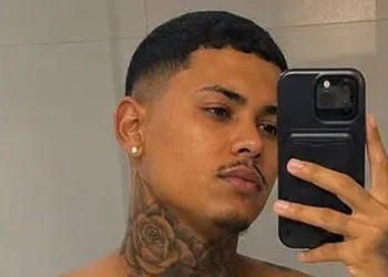 Jovem morre após doar rim ao pai que o expulsou de casa por ser gay