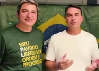 FLÁVIO BOLSONARO BICOU ” CANELLA ” E ESCOLHE OUTRO SENADOR PARA CHAMAR DE SEU