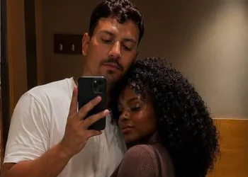 Mulher trans expõe caso com homem casado, revela tudo à esposa e denuncia agressão
