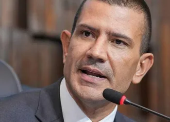 Pré candidato a governador Douglas Ruas Promete Resolver a Saúde do estado, Mas não consegue arrumar um vice governador pra chamar de seu…