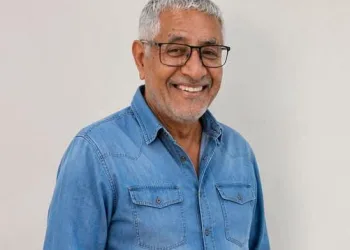 Tragédia na Zona Oeste: Homem de 75 anos é morto durante fuga de criminosos em carro roubado