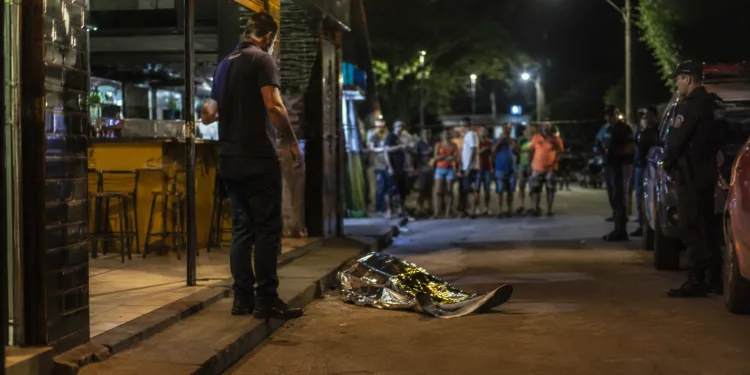 ( Fotos) Dono de bar é morto ao tentar impedir briga em Paciência na Zona Oeste do Rio