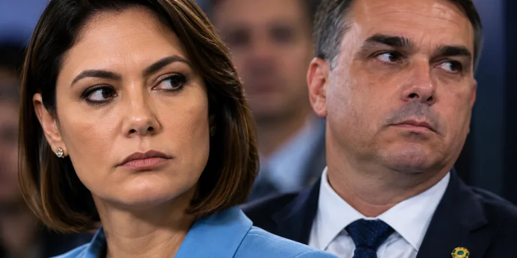 Michelle Bolsonaro dispara contra Flávio e diz que novos escândalos vão destruir candidatura!