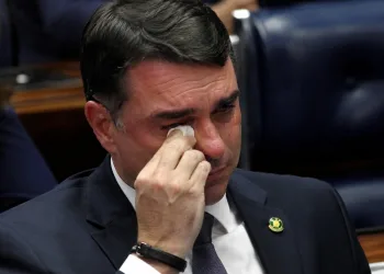 União Brasil, PP e Republicanos Viram as Costas para Flávio Bolsonaro e Abalam Cenário Eleitoral
