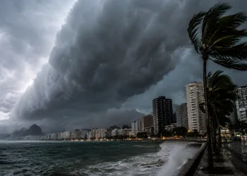 RIO EM ALERTA! Prefeitura Aciona Estágio 2 e Previsão Assusta com Ventania Forte e Risco de Ocorrências