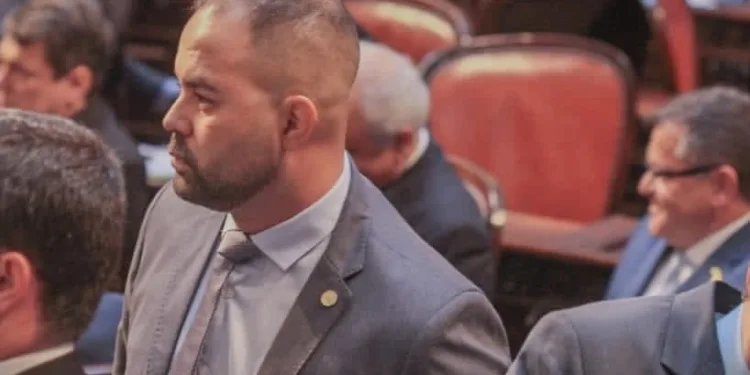 Patrimônio de Deputado Filippe Poubel cresce mais de 2.200% desde primeira candidatura e chama atenção