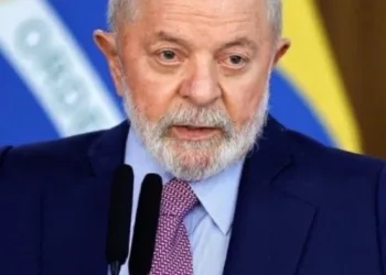 LULA ESCOLHE BANGU PARA ABRIR CAMPANHA NO RIO E PROMETE AGITAR A ZONA OESTE
