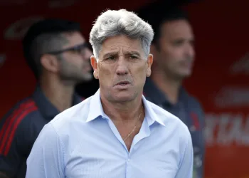 RENATO GAÚCHO NO BOTAFOGO? TREINADOR GANHA FORÇA E DIRETORIA BUSCA NOME PARA PROJETO DE LONGO PRAZO