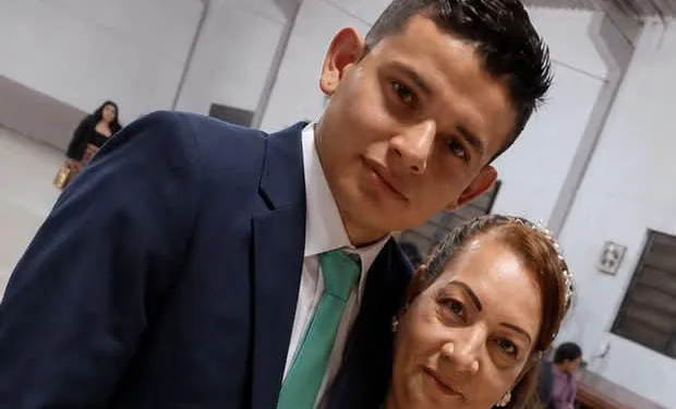 Pastora de 67 anos se casa com jovem de 18 e história de amor divide opiniões nas redes sociais