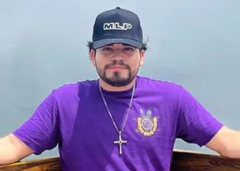( VÍDEO FORTE) INFLUENCIADOR DIGITAL  É EXECUTADO DURANTE TRANSMISSÃO E CENA CHOCA A INTERNET