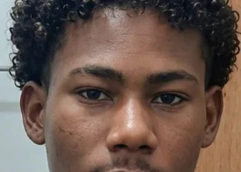 Jovem Desaparece em Paciência e Família Pede Ajuda Urgente para Encontrá-lo