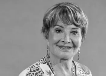 DESCANSE EM PAZ!! MORRE GLÓRIA MENEZES, AOS 91 ANOS, E PAÍS SE DESPEDE DE UMA LENDA DA TV