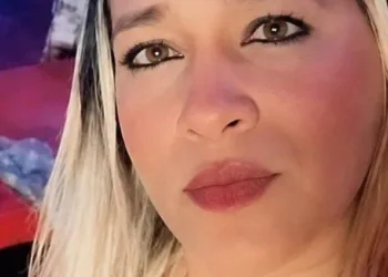 MULHER TRANS É BRUTALMENTE AGREDIDA POR TRÊS HOMENS EM SEPETIBA, NA ZONA OESTE DO RIO