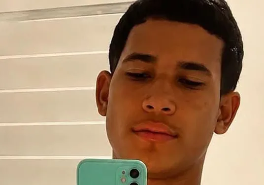 ADOLESCENTE DE 17 ANOS DESAPARECE EM GUARATIBA E FAMÍLIA FAZ APELO DESESPERADO POR AJUDA