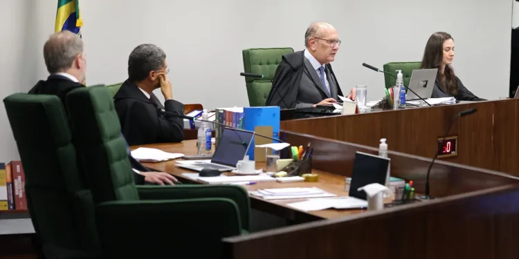 CRISE NA PF CHEGA AO STF: GILMAR MENDES PEDE VISTA E IMPEDE CONCLUSÃO