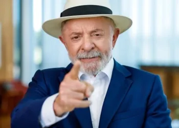 TENSÃO ENTRE STF E PF CRESCE E ALIADO DE LULA PEDE REUNIÃO DO CONSELHO DA REPÚBLICA