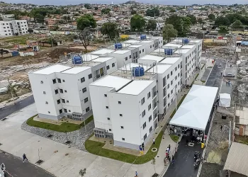 Prefeitura do Rio entrega 96 novos apartamentos do Morar Carioca na Comunidade do Aço, em Santa Cruz