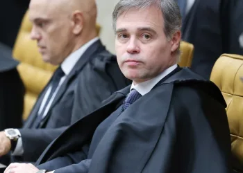 PF pede a André Mendonça acesso a pagamentos de Vorcaro a pessoas com foro privilegiado