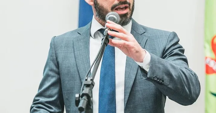 O SUL É MEU PAÍS?” CANDIDATO A DEPUTADO LANÇA PROPOSTA DE PLEBISCITO E REACENDE DEBATE SOBRE SEPARAÇÃO