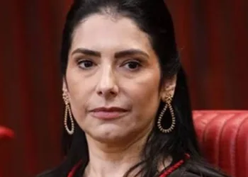 Decisão de ministra do TSE proíbe uso de imagem de Bolsonaro como apoio eleitoral