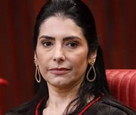 Decisão de ministra do TSE proíbe uso de imagem de Bolsonaro como apoio eleitoral