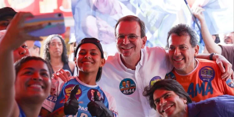 PAES DISPARA NA CORRIDA PELO PALÁCIO GUANABARA E SUPERA DOUGLAS RUAS EM PESQUISA