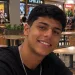 Jovem de 24 anos morre após intenso sofrimento emocional; prima denuncia rejeição familiar por ele ser gay