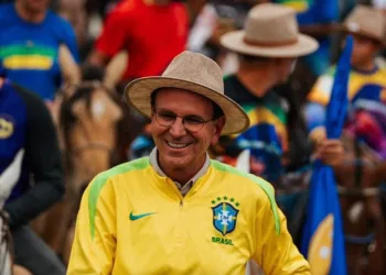 Paes lidera corrida pelo Governo do Rio com 43,5% e abre 23,2 pontos