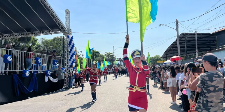 título impactante:  Santa Cruz se prepara para grande Desfile Cívico com moradores e instituições no dia 20 de setembro