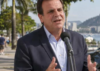 IPVA ZERO: Eduardo Paes promete isenção para motoristas de Uber e outros aplicativos no RJ