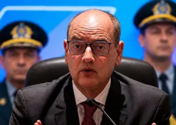 Rio corta 6,6 mil cargos e anuncia reviravolta nas contas: Estado mira R$ 5 bilhões em caixa