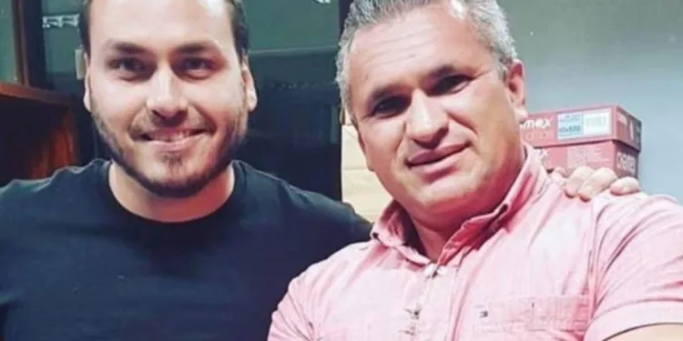 Com base nas informações disponíveis, o ponto central é o relato e as acusações feitas por Julian Lemos, que devem ser atribuídos a ele e não apresentados como fatos comprovados. Reportagens recentes confirmam que ele foi aliado de Bolsonaro em 2018 e que vem fazendo críticas públicas à família Bolsonaro.   De aliado de Bolsonaro a apoiador de Lula: Julian Lemos expõe rompimento e faz duras críticas à família  O ex-deputado federal Julian Lemos, que teve participação na campanha presidencial de Jair Bolsonaro em 2018 e chegou a ser um dos aliados próximos do então candidato, tornou público seu rompimento com o antigo grupo político e declarou apoio à reeleição do presidente Luiz Inácio Lula da Silva. A mudança de posicionamento ocorre após anos de afastamento e de críticas dirigidas à família Bolsonaro.  Lemos participou da construção da campanha de Bolsonaro no Nordeste e, posteriormente, foi eleito deputado federal pela Paraíba. Com o passar do tempo, entretanto, passou a protagonizar conflitos públicos com integrantes da família e a relatar episódios que afirma ter presenciado durante o período em que conviveu politicamente com Jair Bolsonaro e seus filhos.  Em entrevistas recentes, o ex-parlamentar descreveu o ambiente interno que, segundo sua versão, existia no núcleo familiar como marcado por conflitos, divergências e disputas. Em uma de suas declarações mais contundentes, classificou o grupo como uma “fábrica de malucos”, expressão utilizada por ele ao comentar episódios envolvendo antigos aliados.  Julian também direcionou críticas específicas a Flávio e Eduardo Bolsonaro. Em declarações públicas, fez acusações graves contra os dois e chegou a classificar Flávio como “o mais corrupto da família”. Essas afirmações são de responsabilidade de Lemos e não constituem, por si só, comprovação de irregularidades ou crimes. Eventuais acusações dessa natureza precisam ser confrontadas com documentos, investigações e manifestações dos citados.  As críticas a Eduardo também ganharam repercussão. Em entrevista divulgada em julho, Julian afirmou que chegou a sentir vontade de agredi-lo durante um episódio de conflito e voltou a descrever o ambiente político ligado à família como uma “fábrica de malucos”. Até a publicação da reportagem consultada, não havia sido localizada manifestação de Eduardo especificamente sobre essas declarações.  A trajetória de Julian Lemos tornou suas declarações particularmente repercutidas porque ele não fala como um observador externo. Ele esteve próximo da campanha de Bolsonaro em 2018 e posteriormente rompeu com o grupo. O próprio histórico, porém, também exige que suas declarações sejam entendidas como relatos e interpretações pessoais de um ex-aliado.  Ao justificar sua mudança política, Lemos afirma que reconhece erros cometidos durante sua passagem pelo bolsonarismo e que atualmente considera o apoio a Lula uma posição relacionada à defesa da democracia. Segundo ele, não sente vergonha de ter mudado de opinião e afirma que teria vergonha de permanecer em um caminho que considera equivocado apenas por orgulho.  A declaração representa uma mudança significativa na trajetória política do ex-deputado e amplia o debate sobre as rupturas ocorridas entre antigos integrantes do núcleo bolsonarista. Suas acusações, entretanto, permanecem como declarações de um ex-aliado e devem ser diferenciadas de fatos comprovados por evidências independentes.Três opções de título impactante:  1. Ex-aliado de Bolsonaro rompe de vez, declara apoio a Lula e dispara contra a família   2. “Fábrica de malucos”: ex-bolsonarista expõe bastidores e faz graves acusações contra Flávio e Eduardo   3. De aliado a crítico: Julian Lemos declara apoio a Lula e revela por que mudou de lado