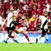 Torcida dividida entre Vasco e Flamengo no clássico pelo Brasileirão.
