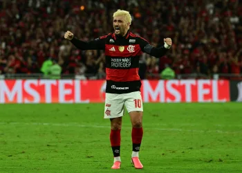 Retorno de Arrascaeta ao Flamengo após cirurgia no punho.