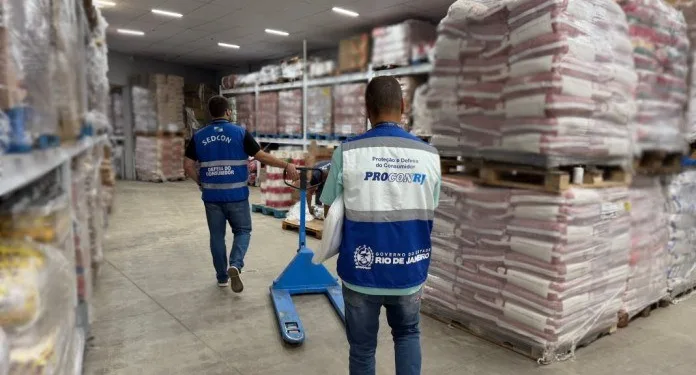 Arroz apreendido no Rio durante fiscalização de classificação do produto.