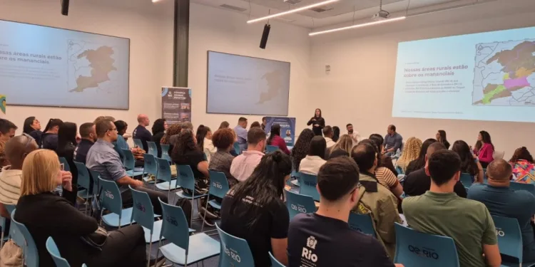 Saneamento rural em comunidades de Nova Iguaçu.