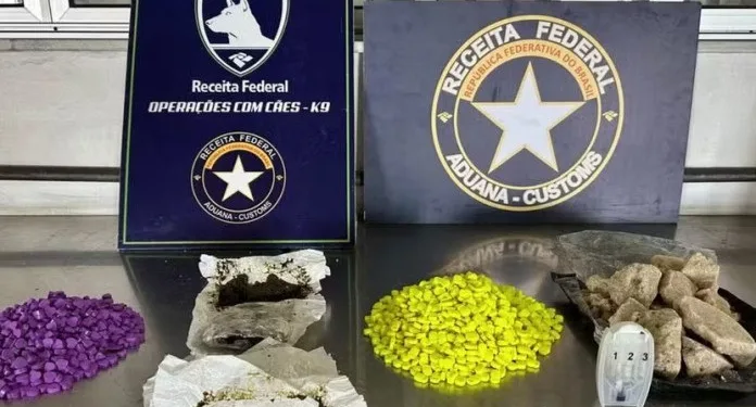 Drogas em encomendas postais apreendidas pela Receita Federal no Ceará.