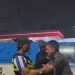 Motoboy na Penha recebe ajuda de policiais após escapar de cativeiro.