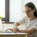 Enem 2026: estudante organiza a revisão para a reta final.