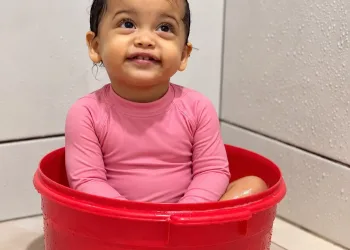 BEBÊ DE APENAS 1 ANO MORRE APÓS PASSAR POR INTERNAÇÕES E APRESENTAR HEMATOMAS; POLÍCIA INVESTIGA POSSÍVEIS MAUS-TRATOS