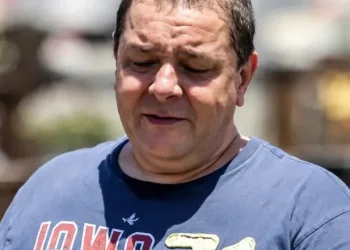 LULINHA ENTREGA SIGILOS AO STF E SE COLOCA À DISPOSIÇÃO DA POLÍCIA FEDERAL EM INVESTIGAÇÕES