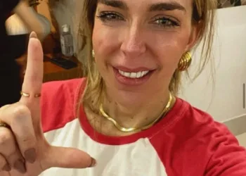 ROBERTA LUCHINSINGER AMIGA DE LULINHA DIZ QUE NÃO POUPARÁ LULA NEM O FILHO E ANUNCIA INTENÇÃO DE FAZER DELAÇÃO